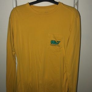 Vineyard Vines football T-shirt 🏈